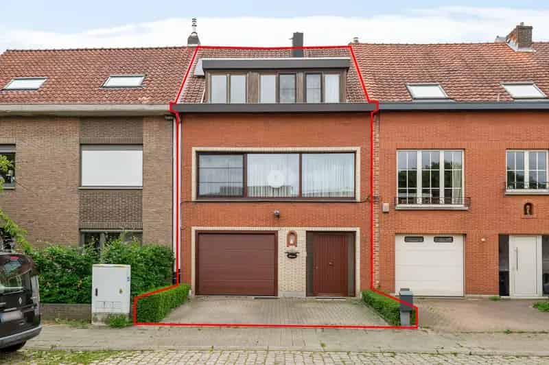 Knappe woning (179m²) met 4 slaapkamers op toplocatie!