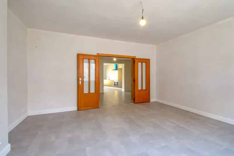Instapklare gerenoveerde rijwoning in het centrum van Gistel