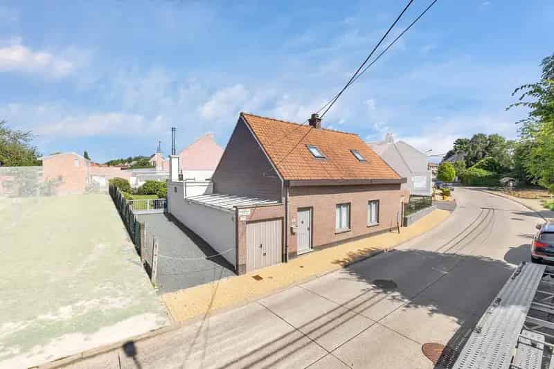 Te renoveren woning met 4 slaapkamers op 428m² te Meldert