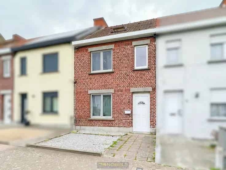 Huis Te Koop Ronse: Gezellige Familiewoning met Stadstuin