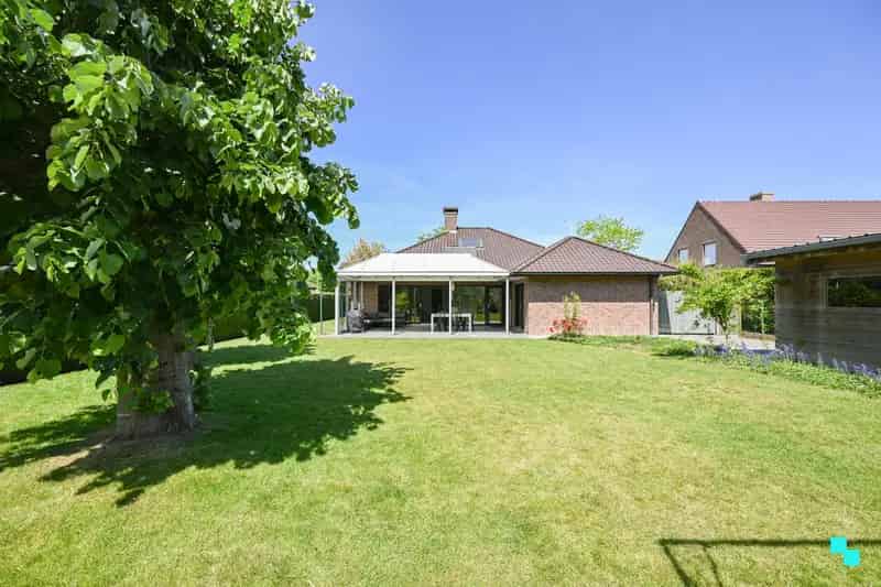 Huis te koop Izegem: Landelijke villa met garage