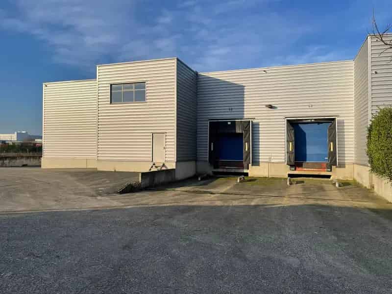 Representatief bedrijfsgebouw te koop in Puurs