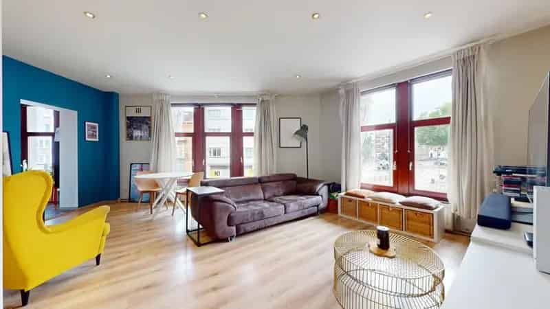 
                                                                    Appartement
                                                                             te koop te Schaerbeek
                                                                