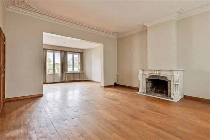 Huis Te Koop Merchtem: Burgerwoning met 5 slaapkamers en praktijkruimte
