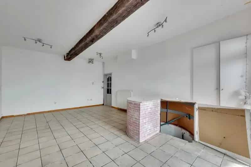 Te renoveren handelspand met woonst