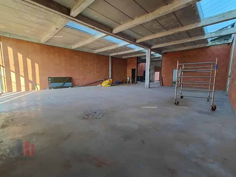 Nieuwbouw bedrijfsgebouw te huur in Unit 1 Brugge