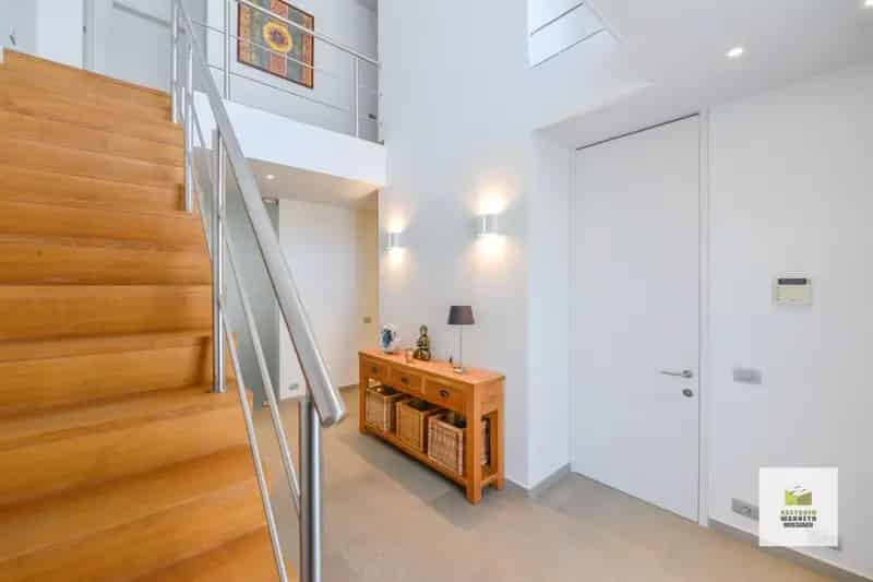 Energiezuinige & instapklare woning met 5 slaapkamers, praktijk en garage.