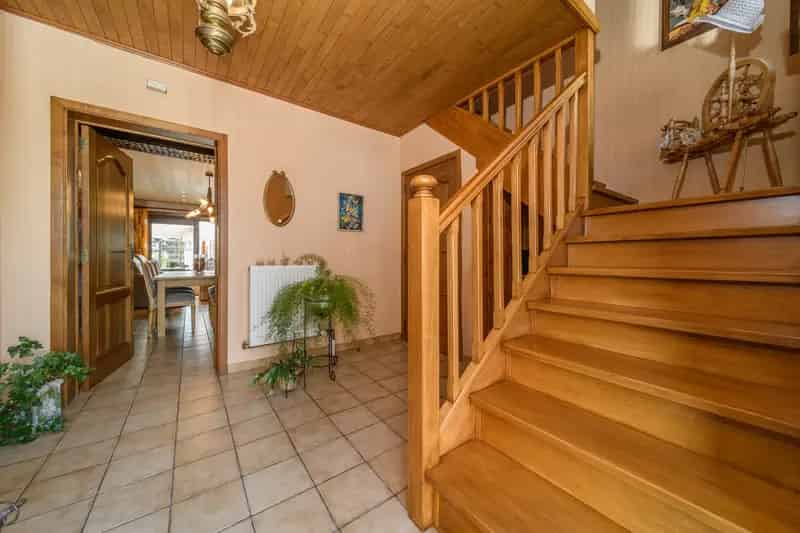 Huis te huur Burst: Instapklare gezinswoning 3 slaapkamers