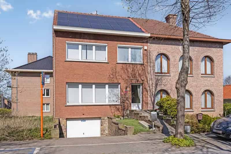 Ruime gezinswoning op rustige locatie te Halle