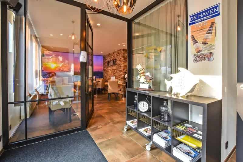 Restaurant 'De Haven' volledig gebouw met mogelijheden vlakbij de kaai gelegen op 313 m².