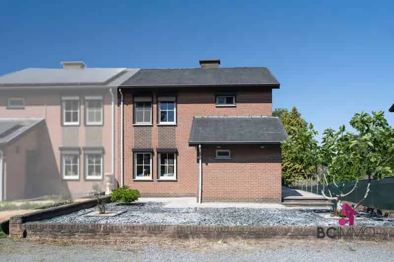 Huis te huur Genk: Instapklare woning 3 slaapkamers, airco, diepe tuin