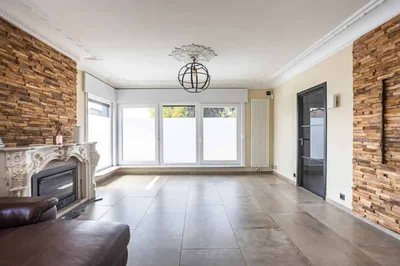 Instapklare woning met 3 slp, 2 bdk, kelder + tuin