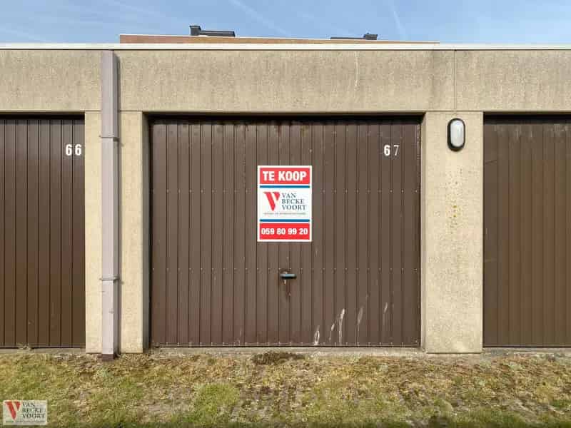 Garagebox 16m² in centrum Bredene