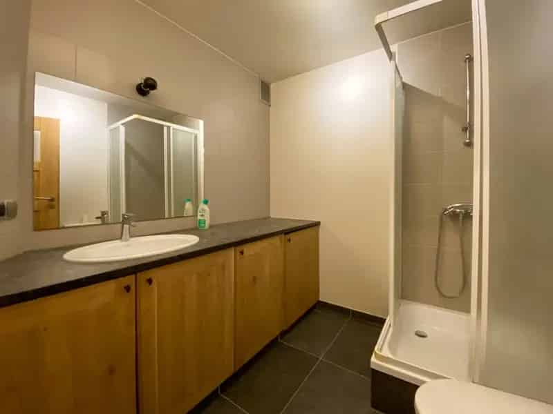 Gezellige rijwoning met 3 slaapkamers en terras.