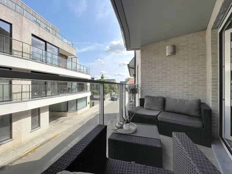 Ruim appartement te koop in Staden met 2 slaapkamers en staanplaats