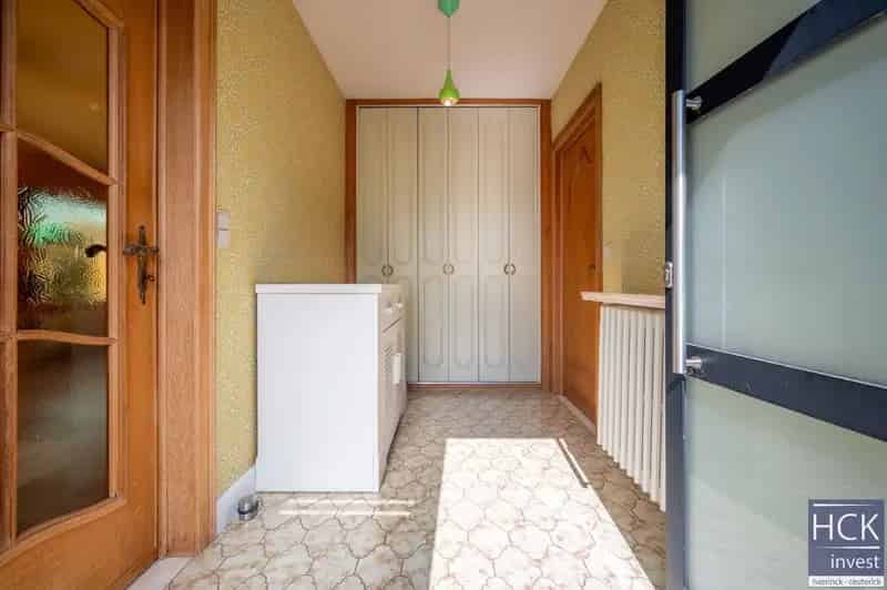 KRUISHOUTEM - Alleenstaande gelijkvloerse woning met 3 SLP. op topligging