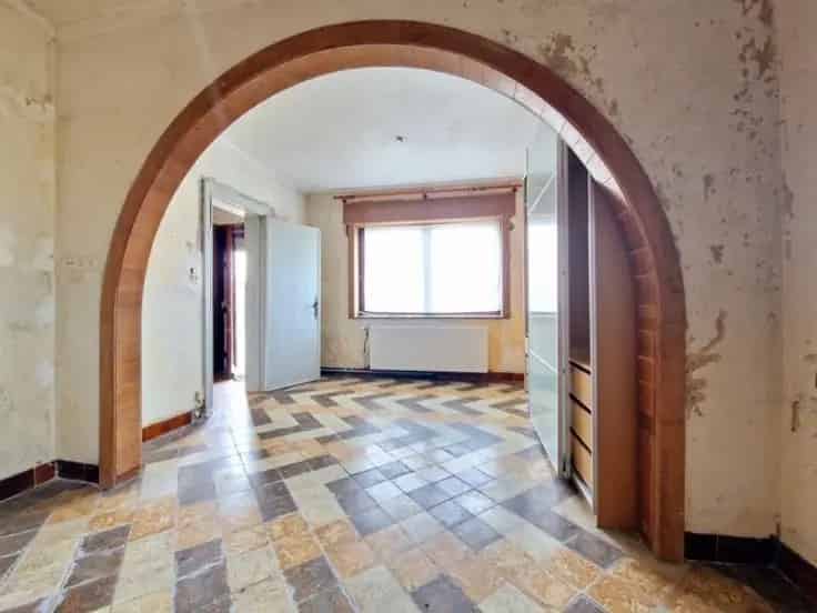 Huis Te Koop Hacquegnies: Villa 110m² te renoveren met garage