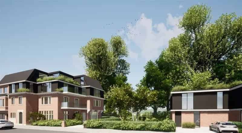 Gesloten nieuwbouwwoning met 3 slaapkamers en mooie tuin.
