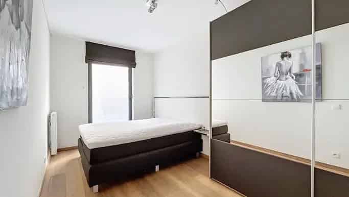 Gelijkvloers appartement te koop in Rue Des Cygnes - Zwanenstraat 9, Elsene - Dewaele