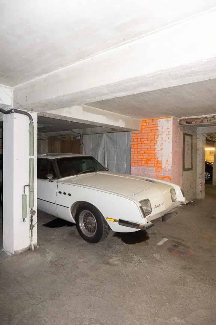 Te koop staanplaats in een wijk met weinig parkeergelegenheid