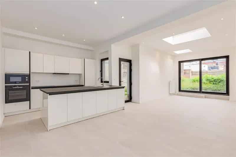 Gerenoveerd huis met 3 slpks en tuin te Hemiksem