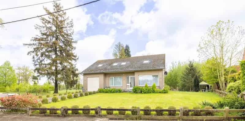 Woning met 4 slaapkamers en tuin op 2282m²
