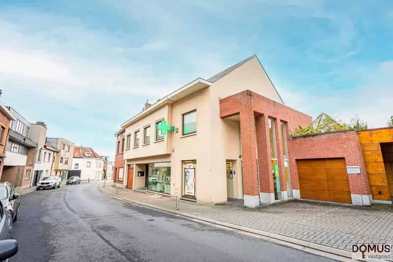 Praktische commerciële gelijkvloers te Meise centrum
