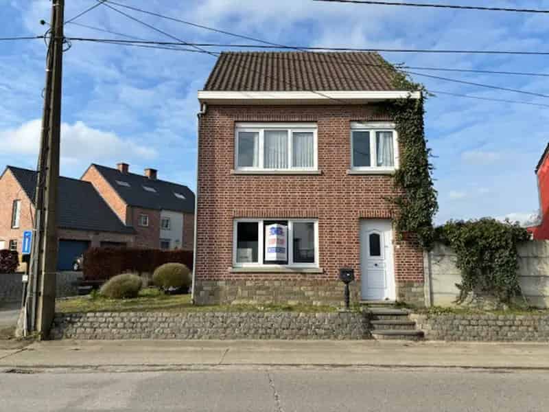 Hoekwoning met tuin en garage
