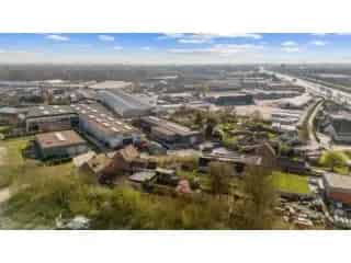 Industrie te koop Deinze: Woning en Bedrijfsgebouw 1151m²