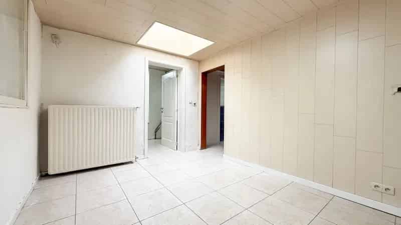 Ruime woning met dubbele garage en ZW gerichte tuin!