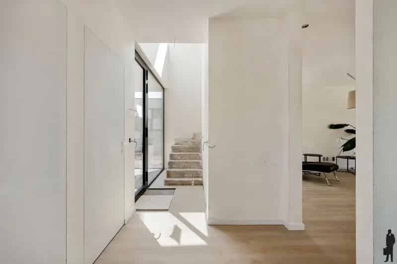 Moderne nieuwbouwwoning op een perceel van ca. 825 m²!