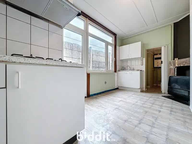 TE RENOVEREN WONING MET TUIN