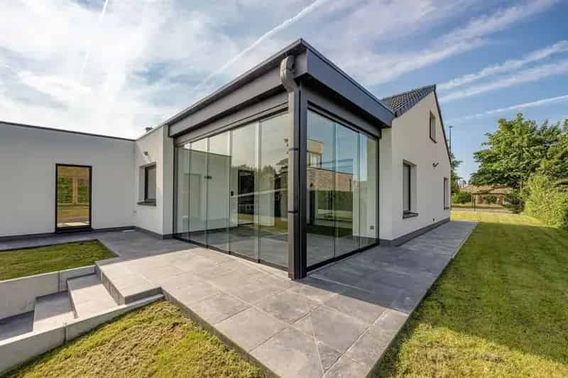Stijlvol gerenoveerde villa met ruime tuin