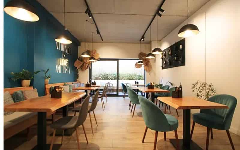 Instapklaar restaurant over te nemen Lippenslaan 17