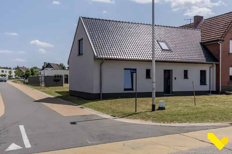 Top Gerenoveerde Woning Met Eindeloze Afwerkingsmogelijkheden.