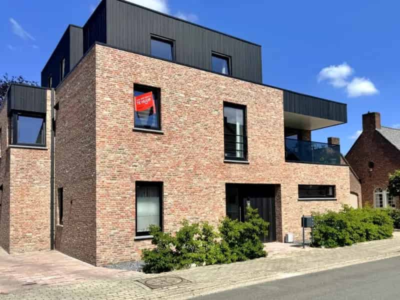 Appartement te koop: Instapklaar 3 slaapkamers nabij dorpskern