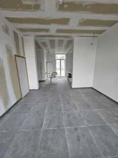 Gerenoveerde woning met garage