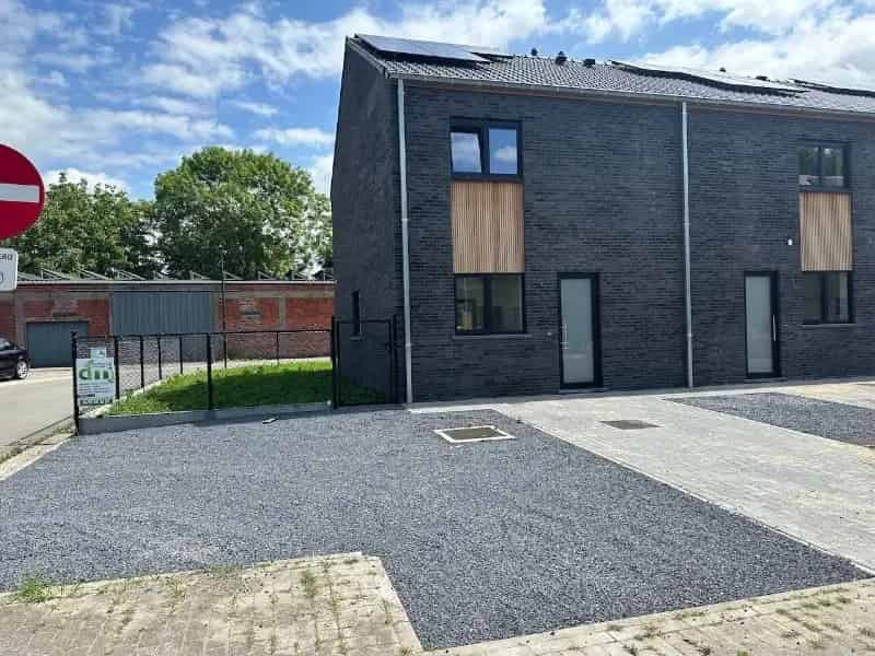 Stijlvolle nieuwbouwwoning in het centrum van Kaprijke!