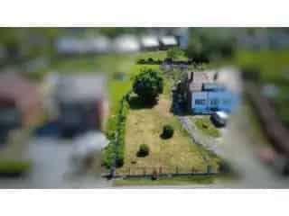 Bouwkavel te Lobbes 1000m² - Ruime Tuin en Kas