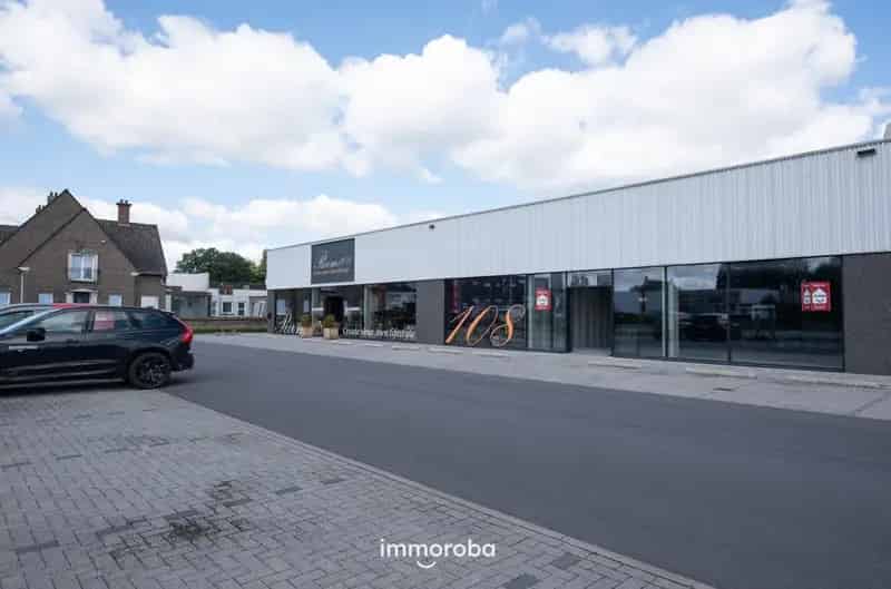 TE HUUR – Nieuwbouw commerciële unit (473 m²) in modern retailcomplex