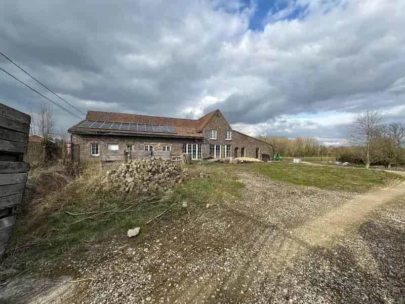 Unieke woning met enorm potentieel op perceel van 96 Are