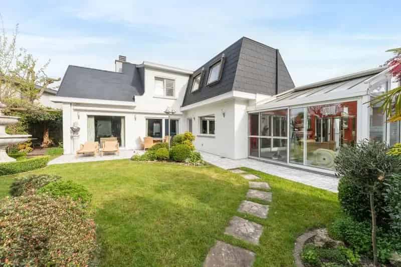 Roeselare - Stadsrand : charmante instapklare open bebouwing met prachtige tuin en ruim wooncomfort (3 slpks) 715 m²