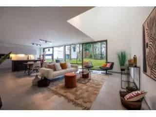 Villa's te koop: Ruime woningen met tuin