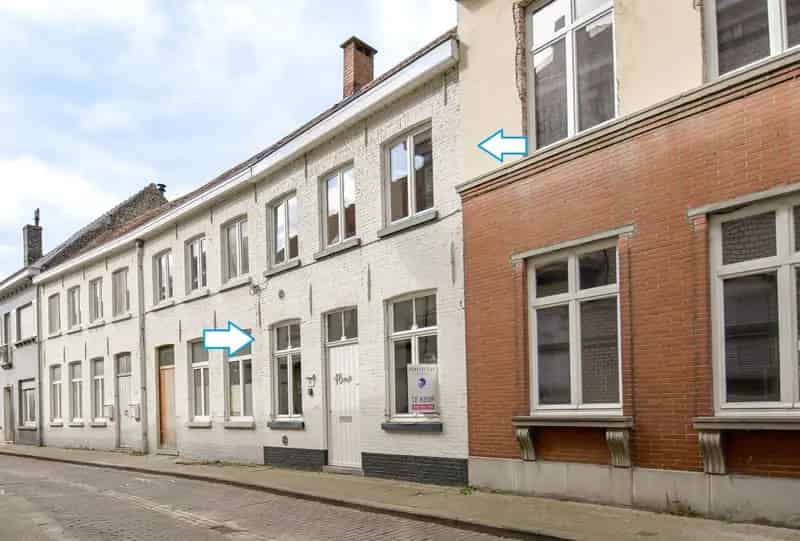 Volledig gerenoveerde woning met uitweg en tuin
