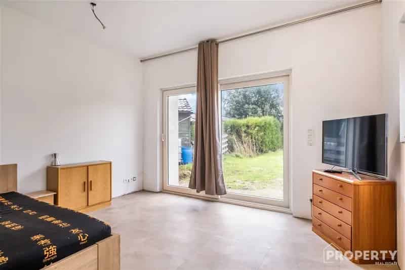 Huis te Koop Menen: Gerenoveerde woning met dubbele garage