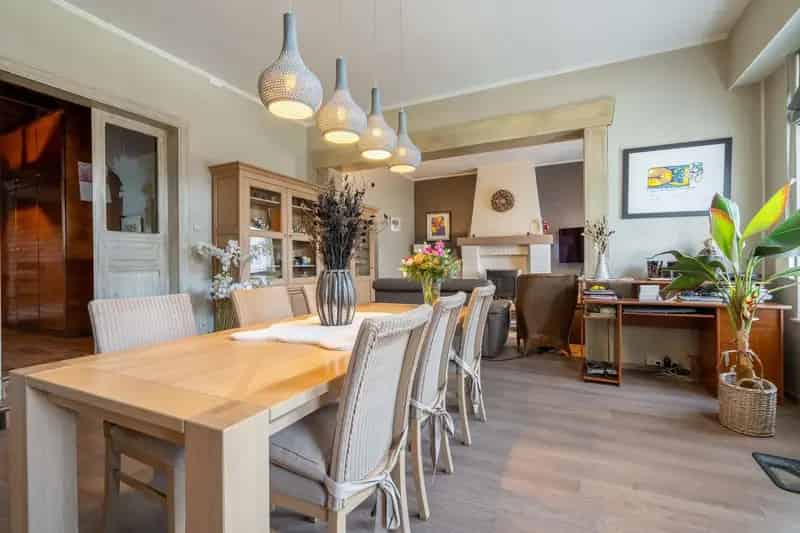 Huis met commercieel pand te koop in Grootlo!