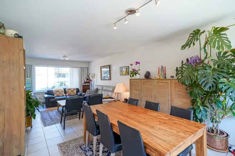 Instapklare woning met garage en zonnige tuin in Oostende (Konterdam)