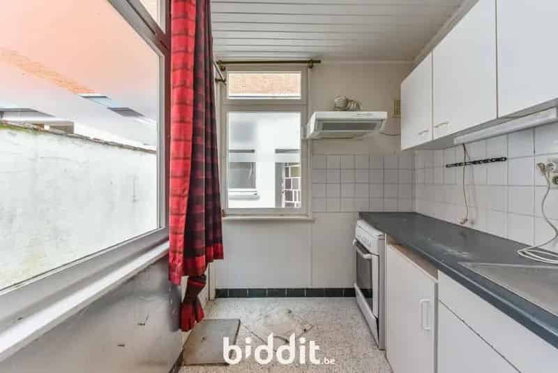 AANPALENDE WONINGEN