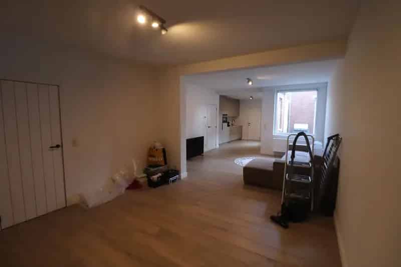 Een gerenoveerde woning met 3 slaapkamers en tuin.