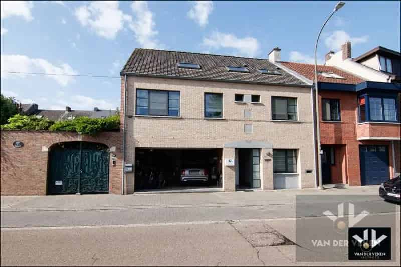 Ruime woning met stadstuin aan Hasseltse stadsrand